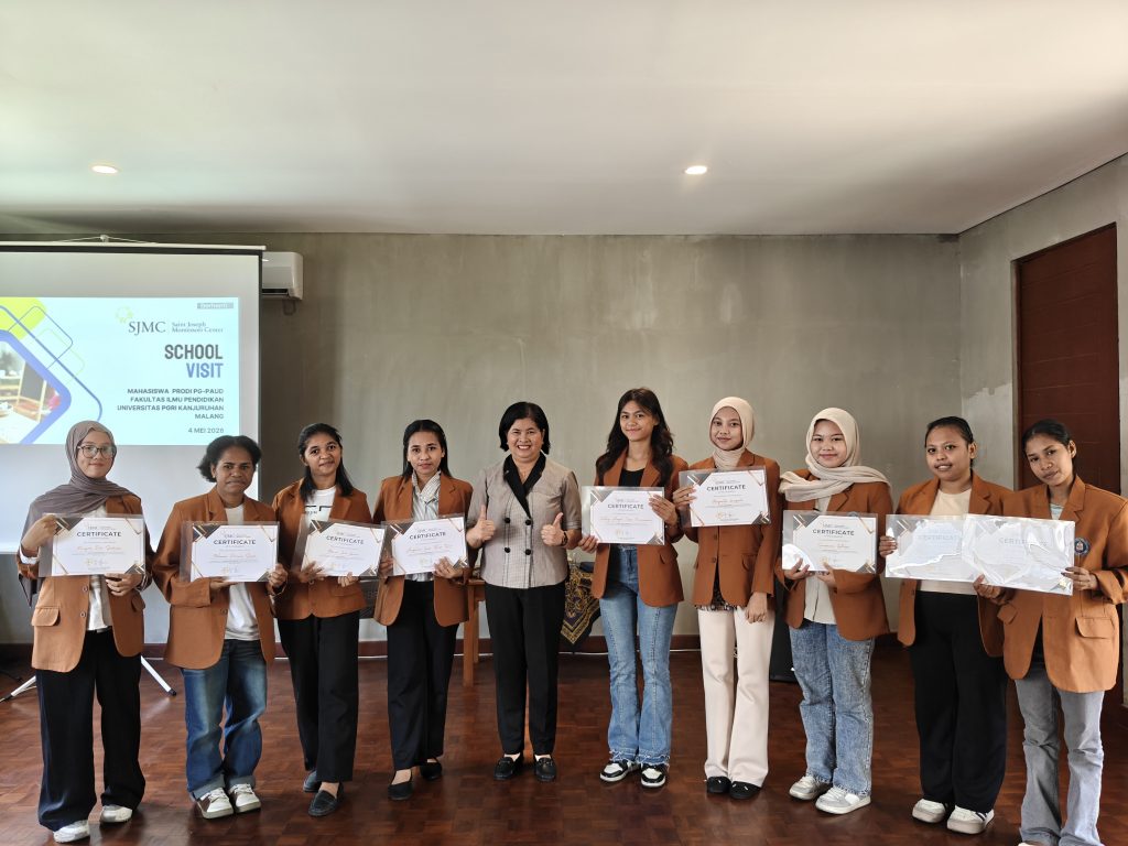 Sinergi Teori dan Praktik: Mahasiswa PG-PAUD FIP Unikama Eksplorasi Metode Pembelajaran Internasional di Saint Joseph Montessori School